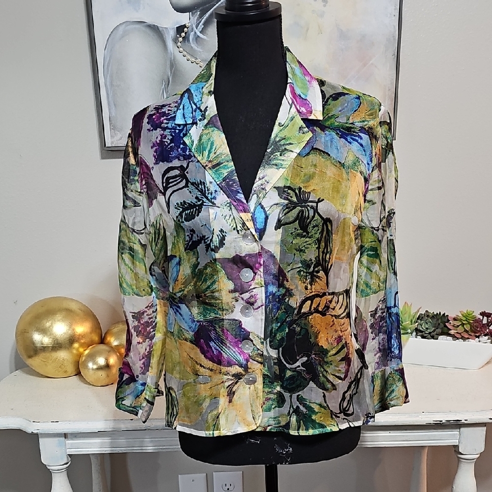 🌸 Chico's Sheer Floral Button Down Blouse Size 1 (Medium) Airy